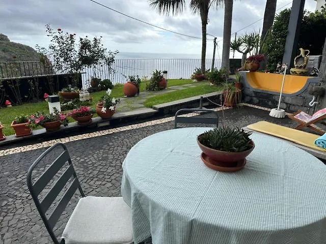 Villa Zeza´s Garden Calheta  Portugal