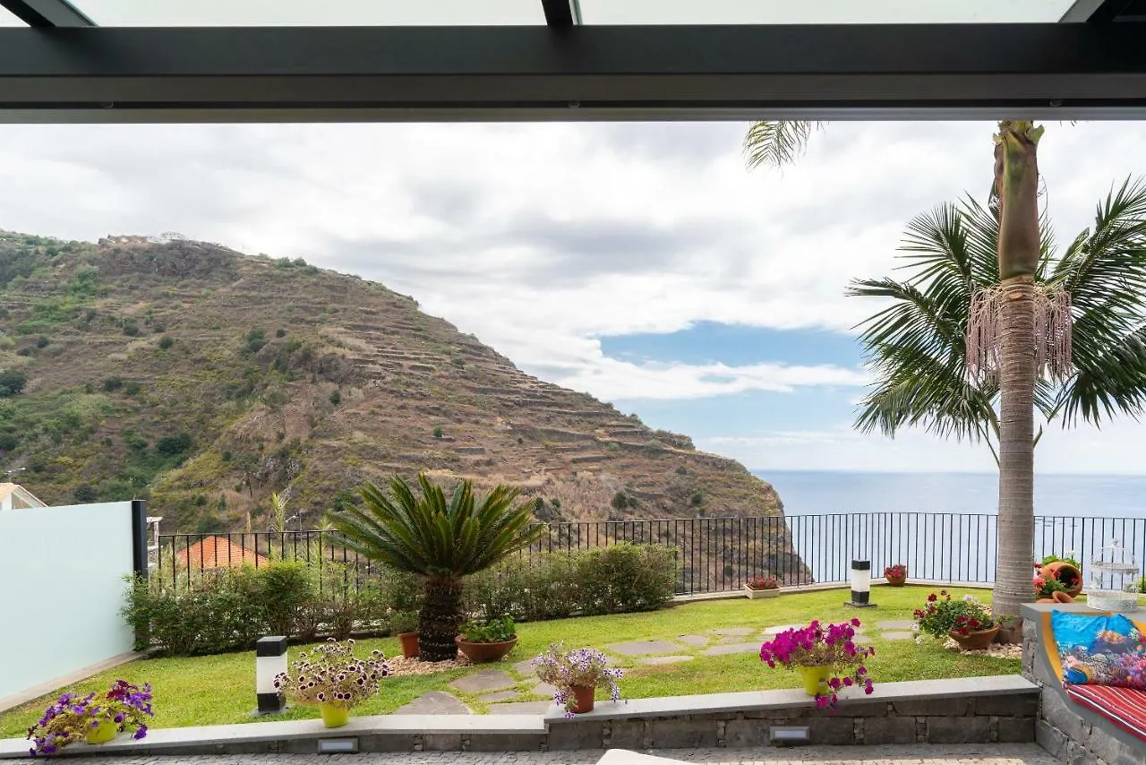 Ferienhaus Villa Zeza´s Garden Calheta
