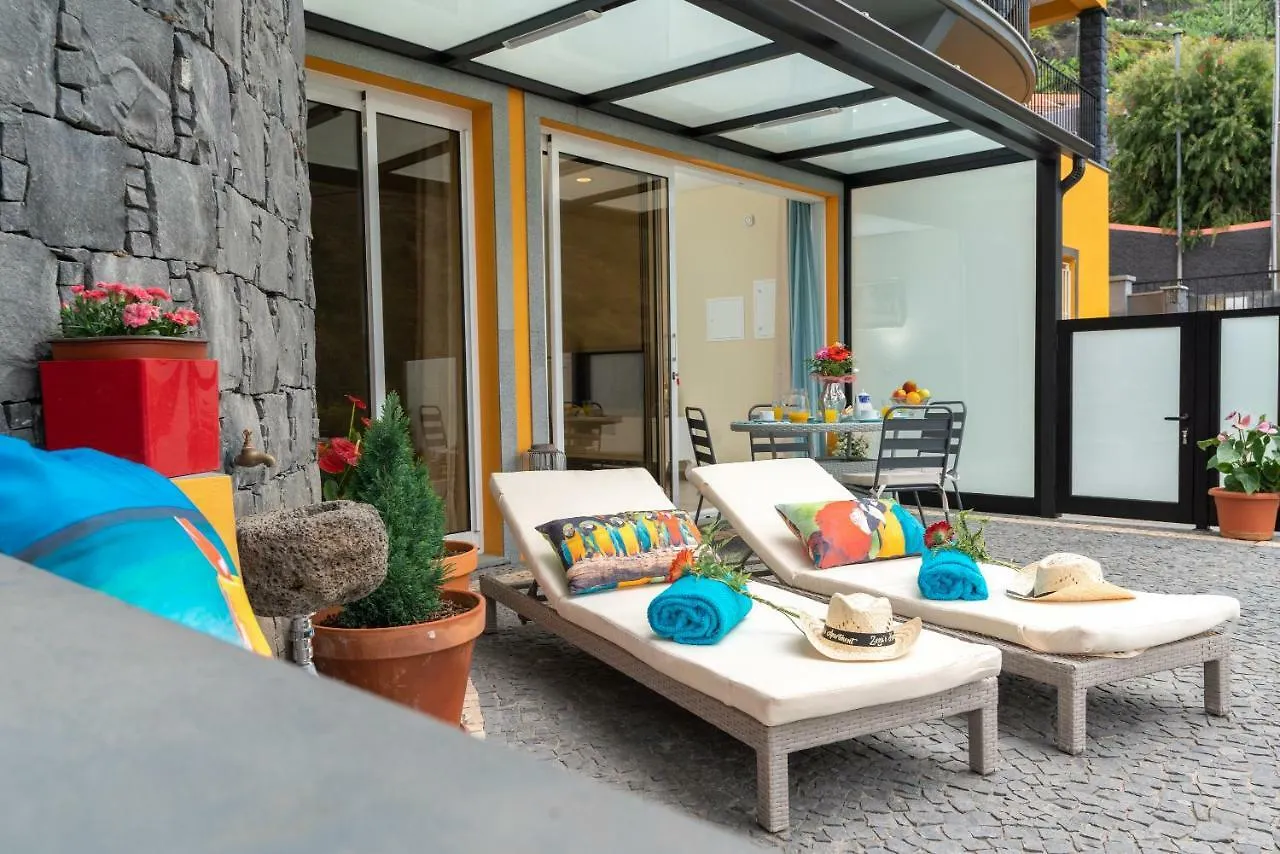 Villa Zeza´s Garden Calheta  Ferienhaus