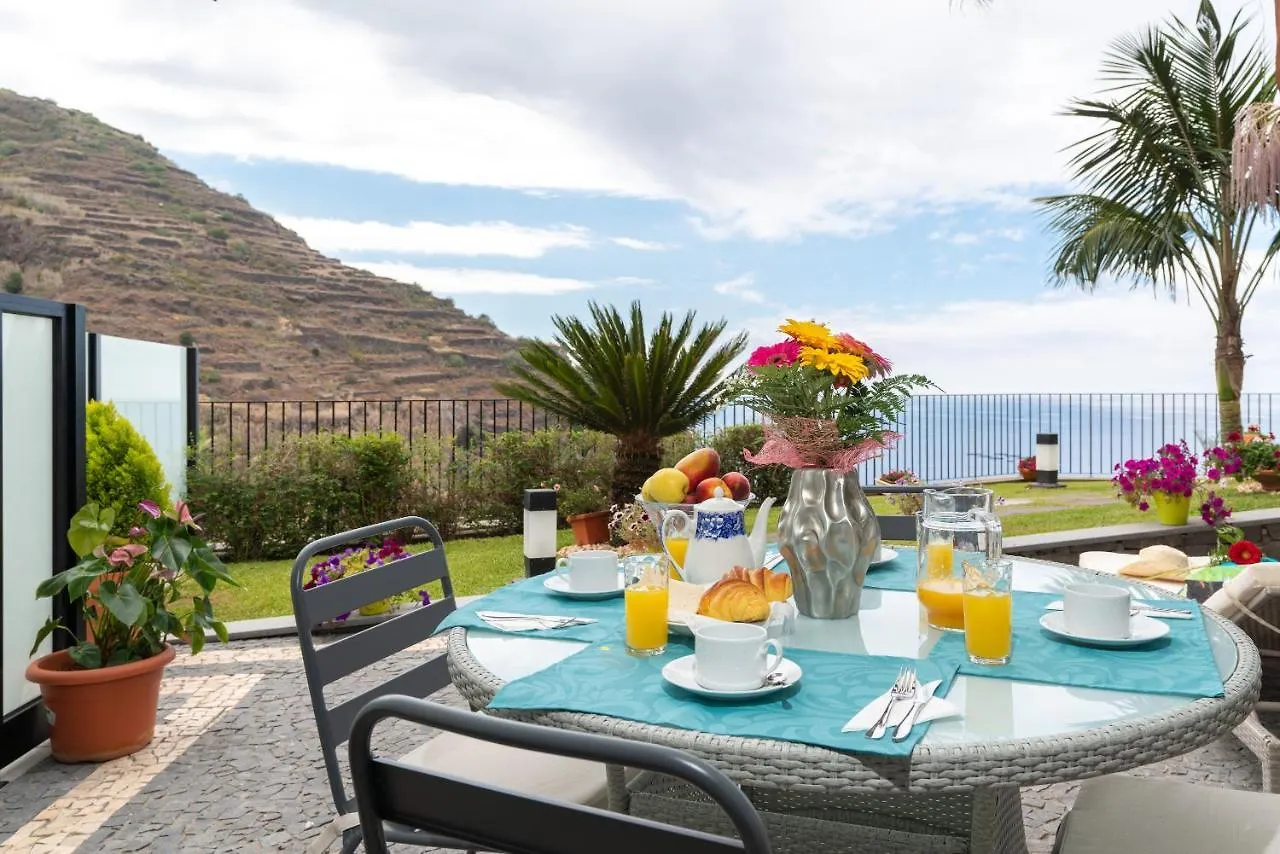 Villa Zeza´s Garden Calheta